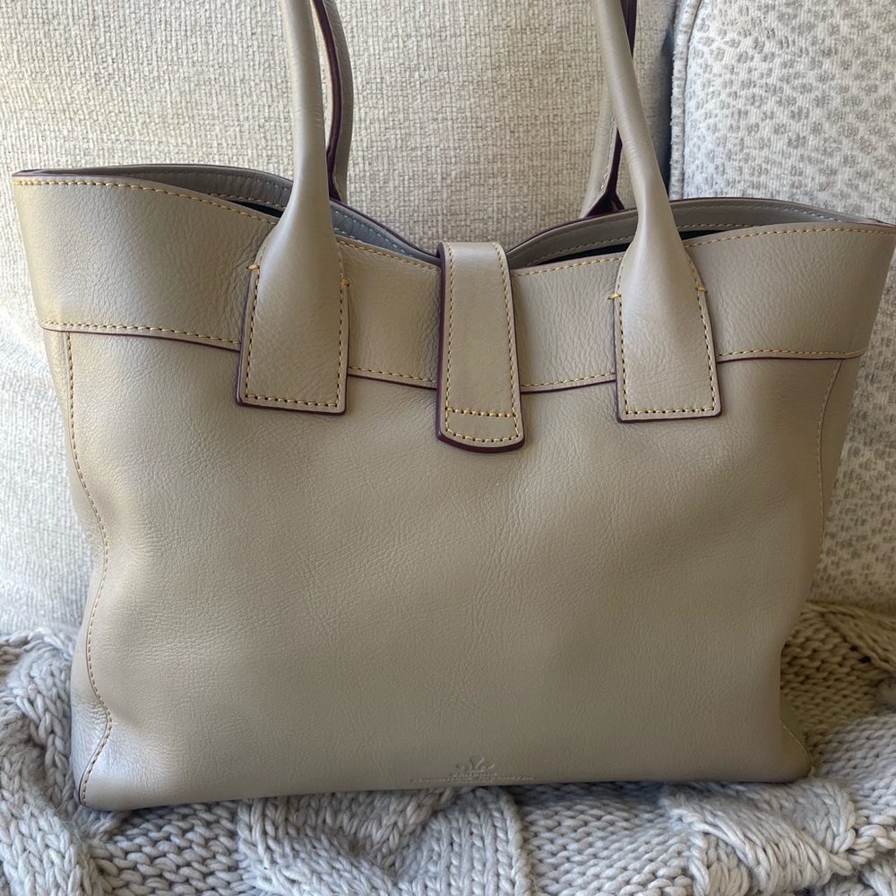 🤍🩶Dooney & Bourke Amelie Florentine Leather Shoulder Tote Bag -Light Taupe- - Picture 5 of 17